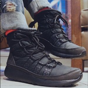 roshe run hi sneakerboot